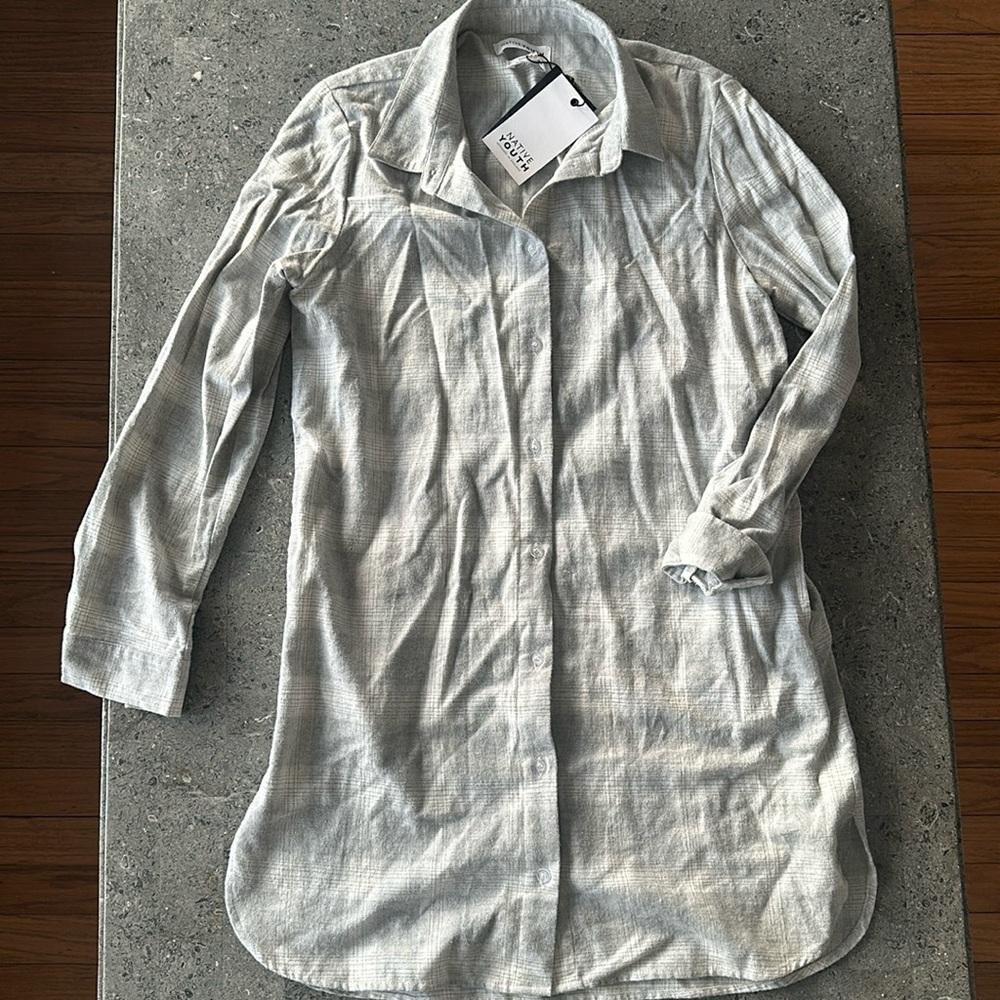 NATIVE YOUTH gray and white flannel boxy shirt dress